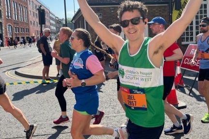 Man running the Great Bristol Run for CHSW