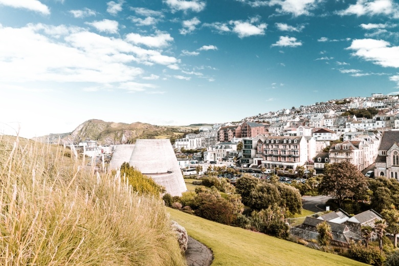 a sunny view over Ilfracombe