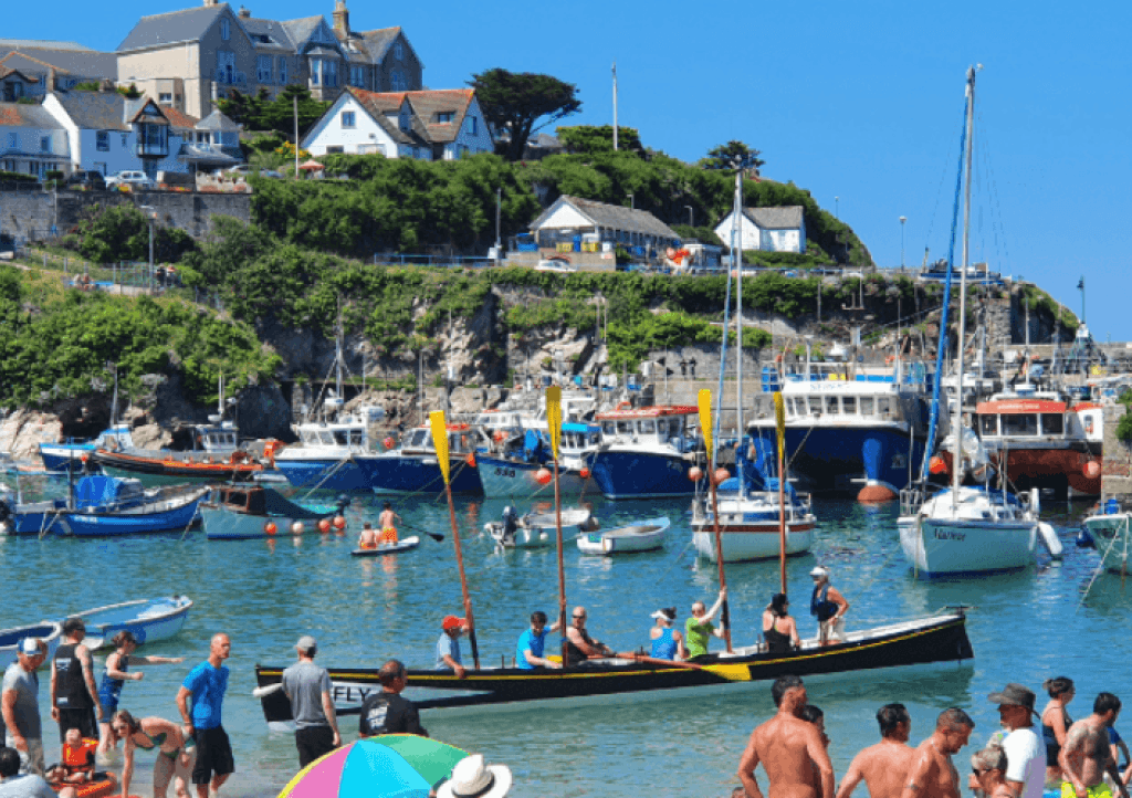 Rowers in Newquay harbour