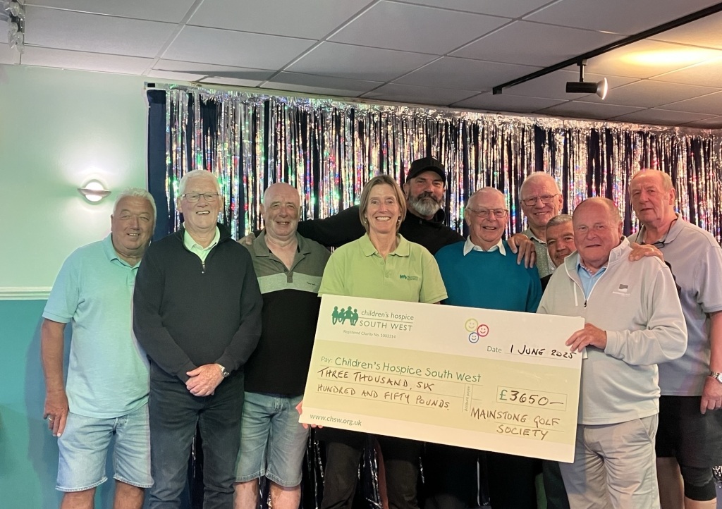 Mainstone Golf Society cheque presentation