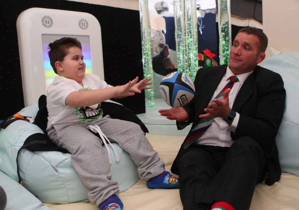 Phil-Vickery-visits-Little-Bridge-House-sensory-room