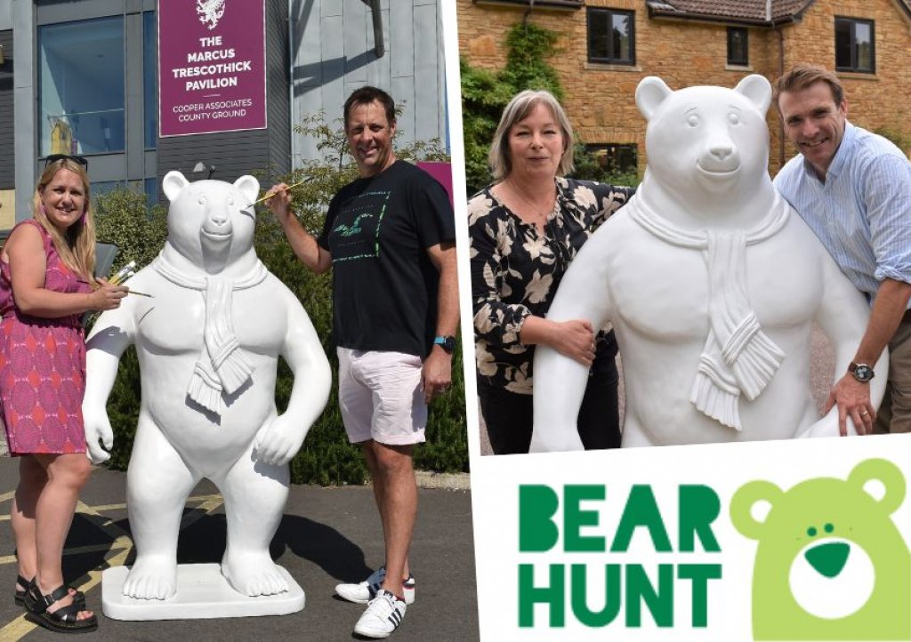 Marcus Trescothick and artist Rachel Shilston, and Tom Scudamore and artist Kathy Nettles with their bears